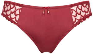 Leia brazilian i Tibetan red forfra
