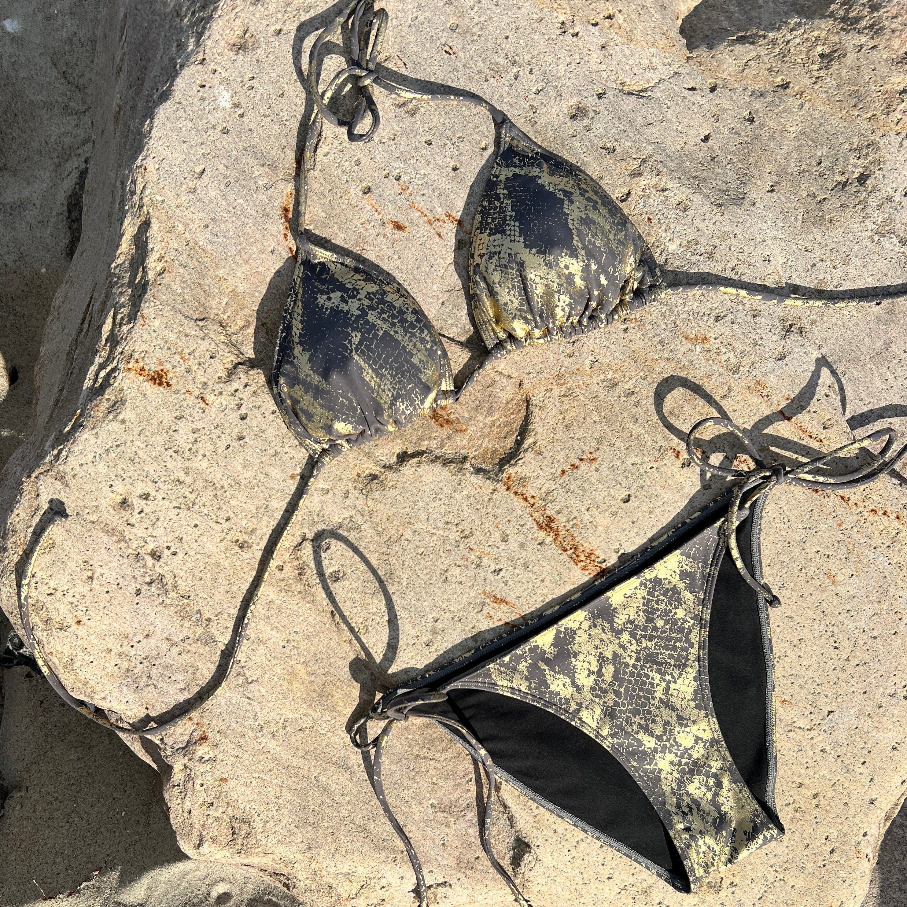 Trekants bikini med slangeprint